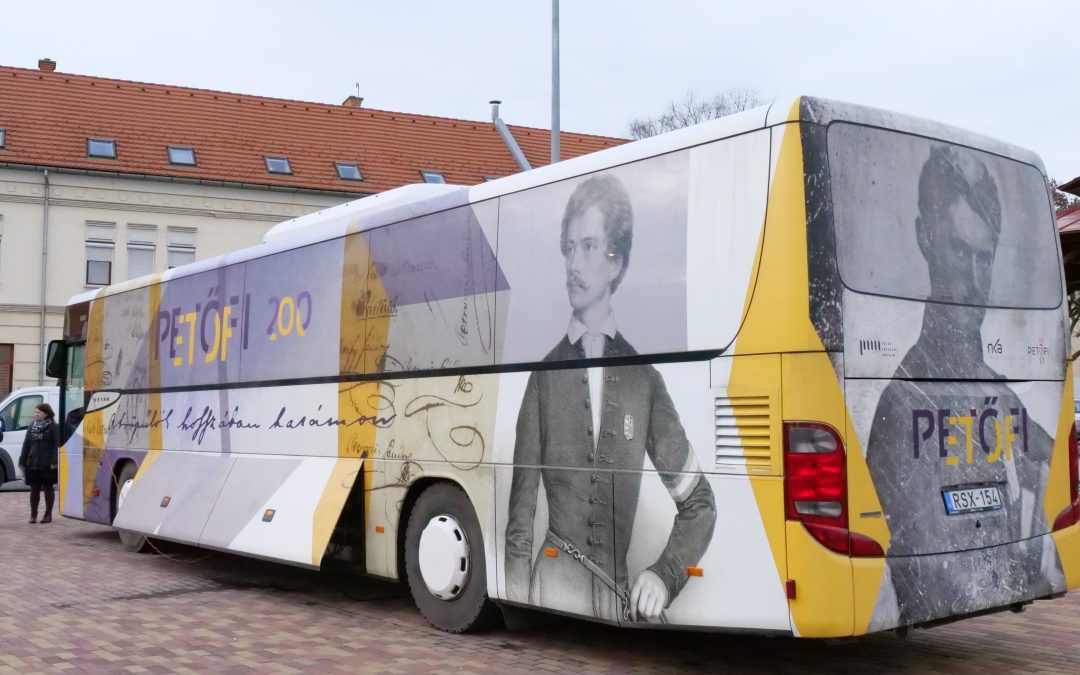 Aszódon járt a Petőfi busz