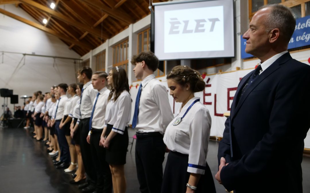 „Ez az a nap, amelyet az Úr elrendelt, vigadozzunk és örüljünk ezen!”