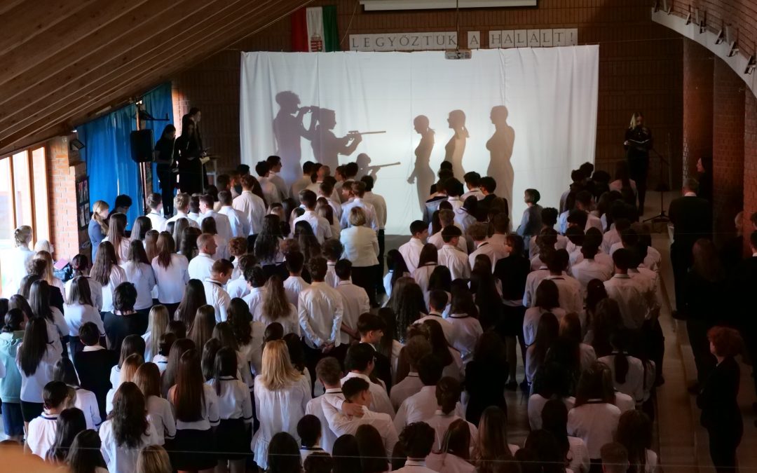 Főhajtás  az aradi vértanúk emléke előtt