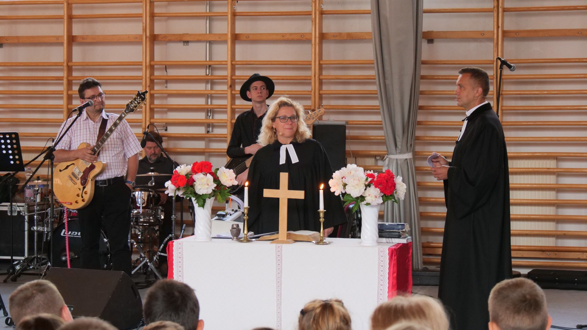 Pünkösdi zajongás és istentisztelet