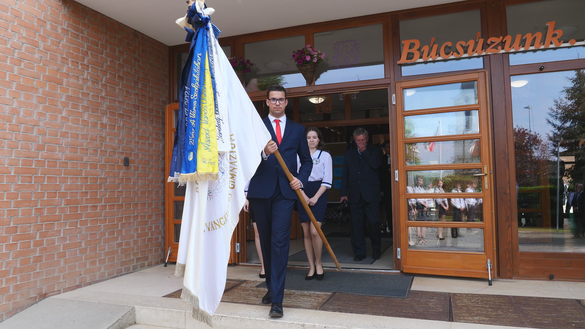 Elballagtak végzős diákjaink
